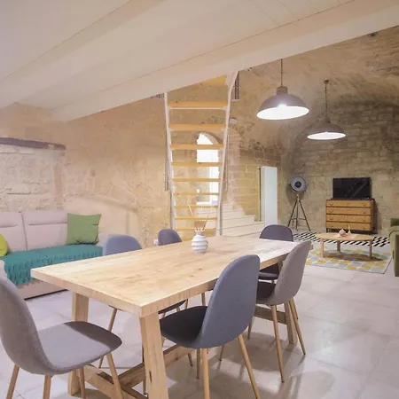 Casa Volta باري